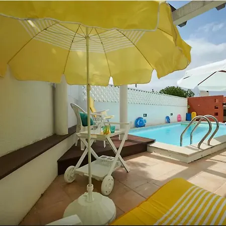 Nesha Pool & Beach 別荘 *